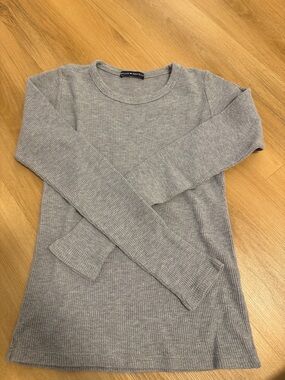 Brandy Melville Light Gray Ribbed Crewneck Sweater